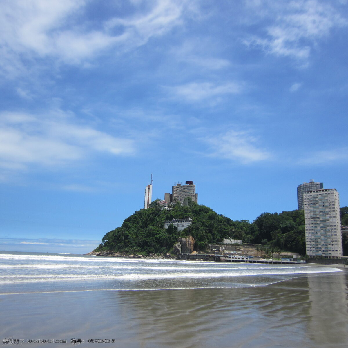 巴西 白云 城市 大海 都市 国外旅游 海边 海滩 巴西海滩 天空 蓝天 绿化 树木 山峰 旅游摄影 psd源文件