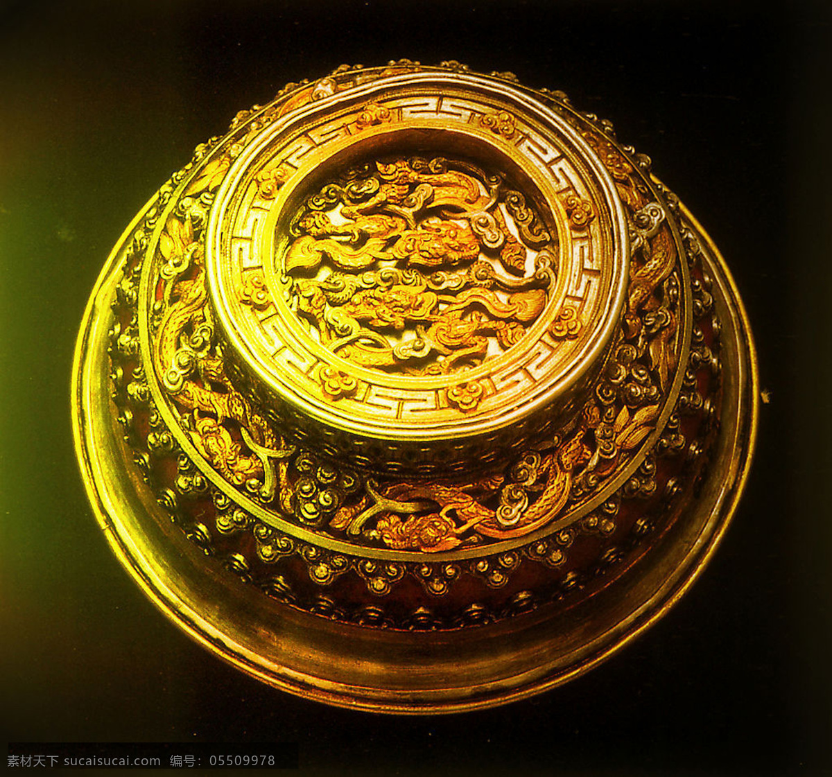 高清 中国 风 金色 龙 纹 樽 传统文化 雕塑 高清素材 古典 龙浮雕 设计素材 中国风 金碗