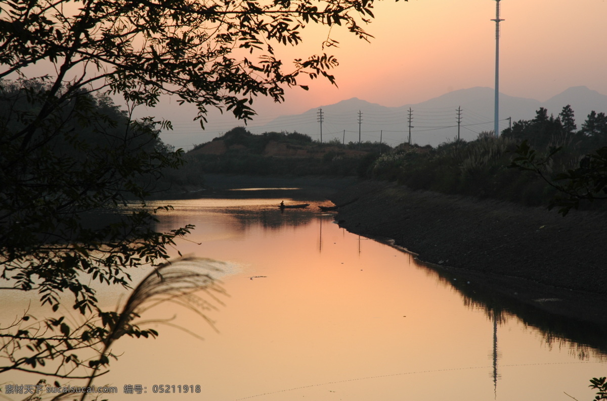 运河夕照 运河 夕阳 树枝剪影 小船 黑色