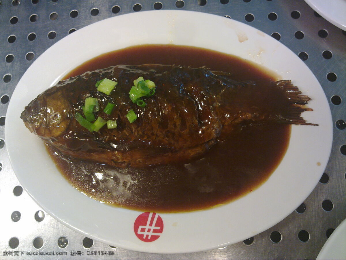 鲫鱼 餐饮美食 传统美食 美食 鱼类 红烧 快餐菜 生物世界