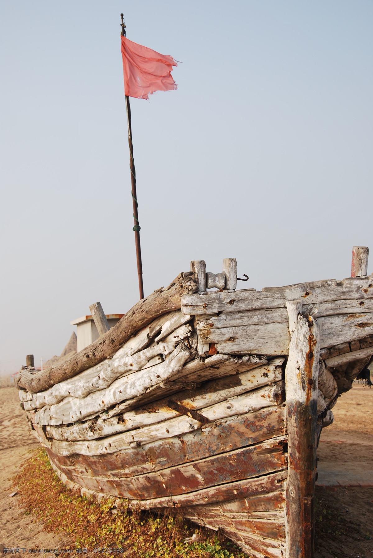 海边小船 海边小渔船 红旗 自然景观