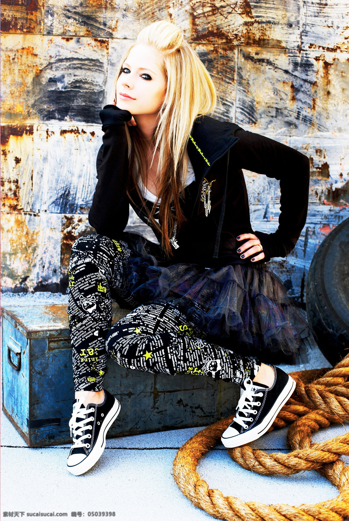 avril lavigne 艾薇 拉维 妮 艾薇儿 欧美女星 朋克公主 摇滚精灵 美女 气质美女 明星偶像 人物图库