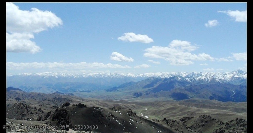新疆 乌鲁木齐 萨拉达万 巅峰 白云 蓝天 雪山群 自然风景 自然景观