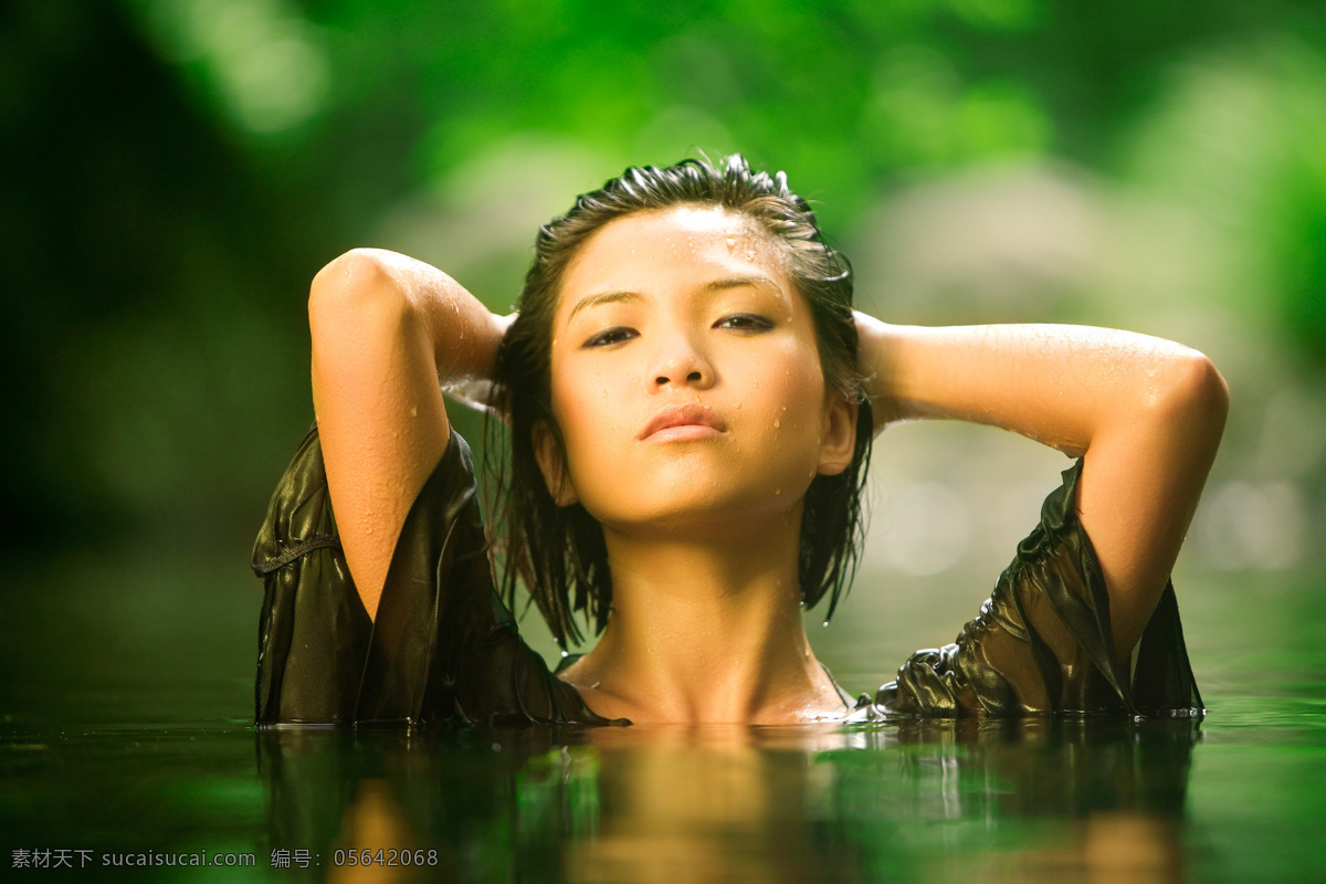 水里 女人 水 女性 美女 梦幻背景 美女图片 人物图片