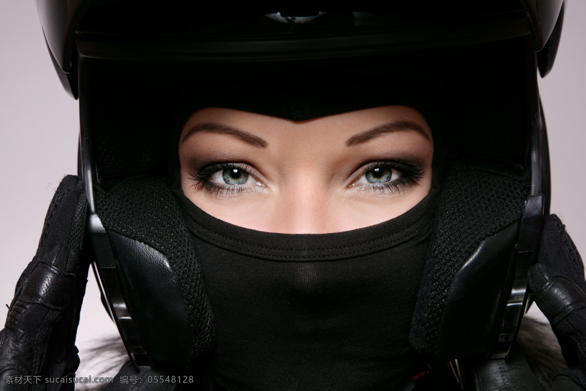 带 摩托车 头盔 女人 摩托车手 性感美女 时尚美女 美女模特 美女写真 外国女性 女性女人 生活人物 人物图片