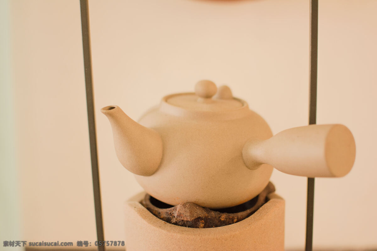 茶壶 冲茶 陶瓷 壶 汤药 泡茶 茶 功夫茶 茶杯 泡茶工具 倒茶 茶具 文化艺术 传统文化