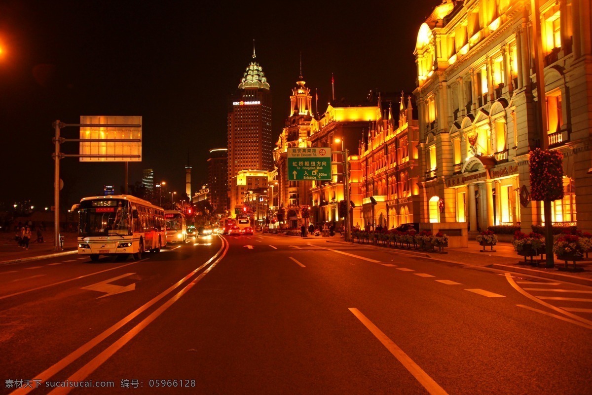 外滩 夜景 灯红酒绿 国内旅游 流光溢彩 旅游摄影 夜色 外滩夜景 上海美景 psd源文件