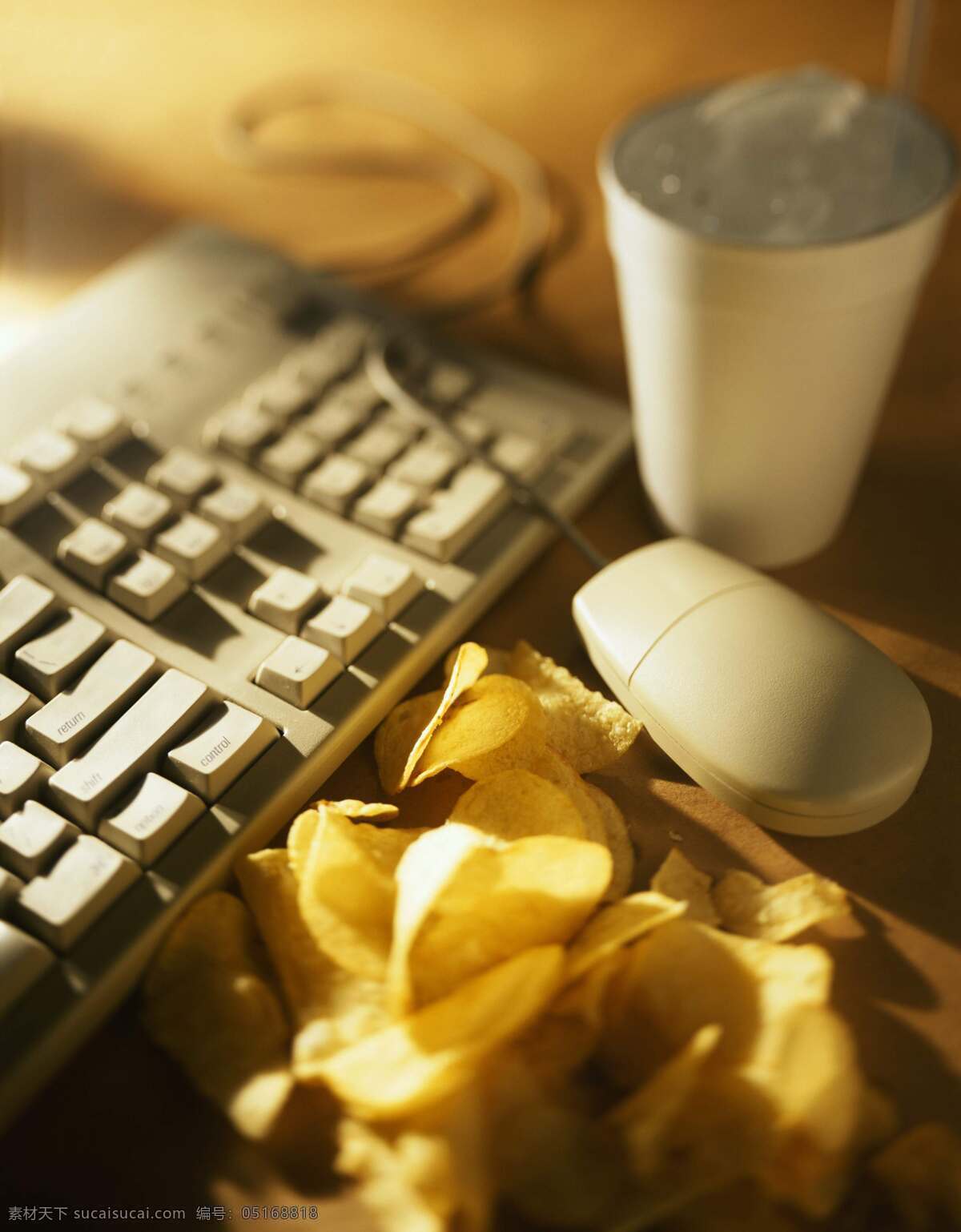 键盘 薯片 电脑键盘 网虫生活 薯片和键盘 网络生活 网瘾 风景 生活 旅游餐饮