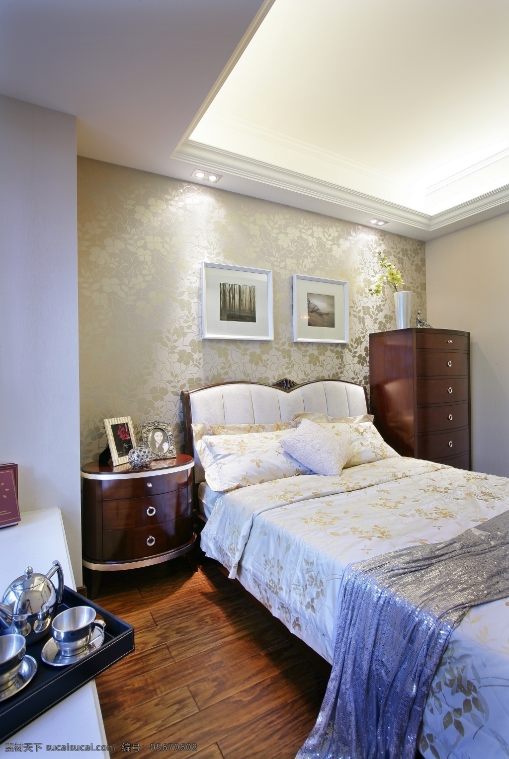 别墅 室内 卧室 现代 舒适 装修 效果图 实木地板 舒适大床 创意台灯 实用飘窗 集成墙面