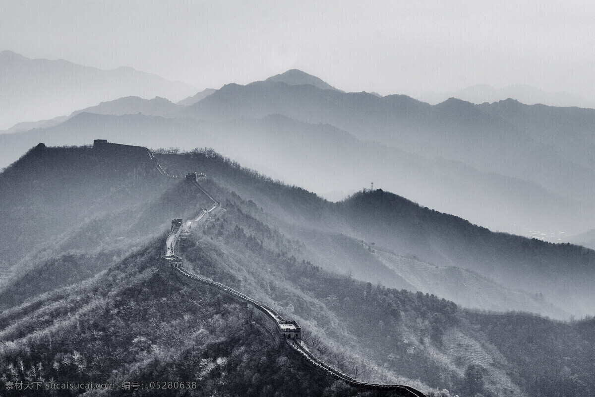 长城景观 自然 风光 风景 长城 植物 树木 树丛 树林 茂密 茂盛 山坡 山上 山野 山间 黑白 山峦 鸟瞰 俯瞰 高清 旅游摄影 国内旅游