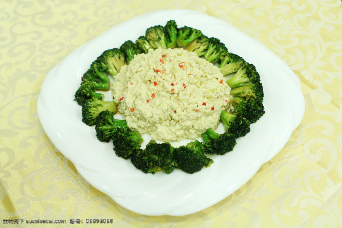 西兰花豆腐 西兰花 豆腐 高档菜 品菜 鲅鱼圈菜 辽菜 菜谱 传统美食 餐饮美食