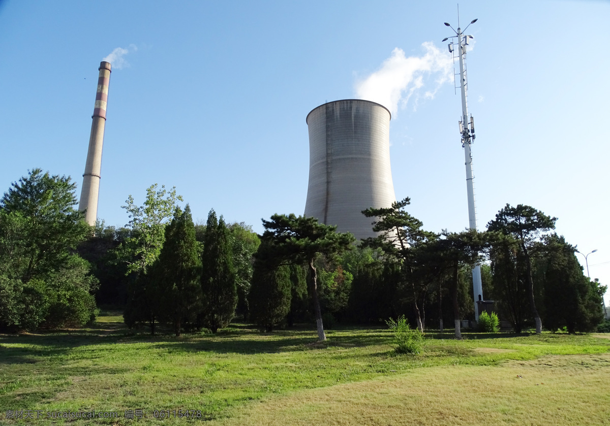 发电厂侧面图 发电厂 绿化 火电厂 能源 炉排 烟囱 电力 自然景观 建筑景观