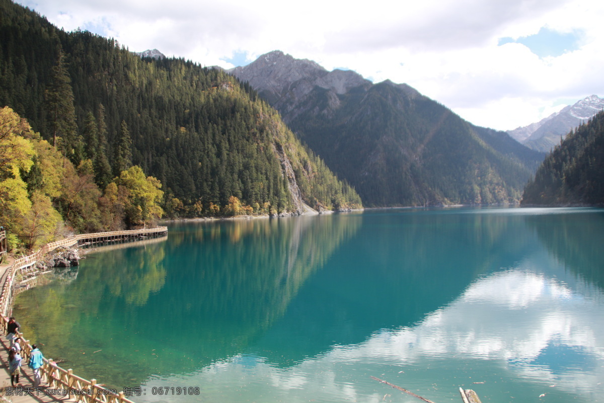 四川九寨沟 九寨沟 九寨沟风光 山水 山水风光 九寨沟风景 秋天的九寨沟 九寨沟景色 九寨沟瀑布 溪水 芳草海 九寨沟芳草海 九寨沟山水 长海 九寨沟旅游 自然风光 雪山 九寨沟雪山 沃洛色莫 雪山的水 四川风景 四川景点 自然景观 风景名胜