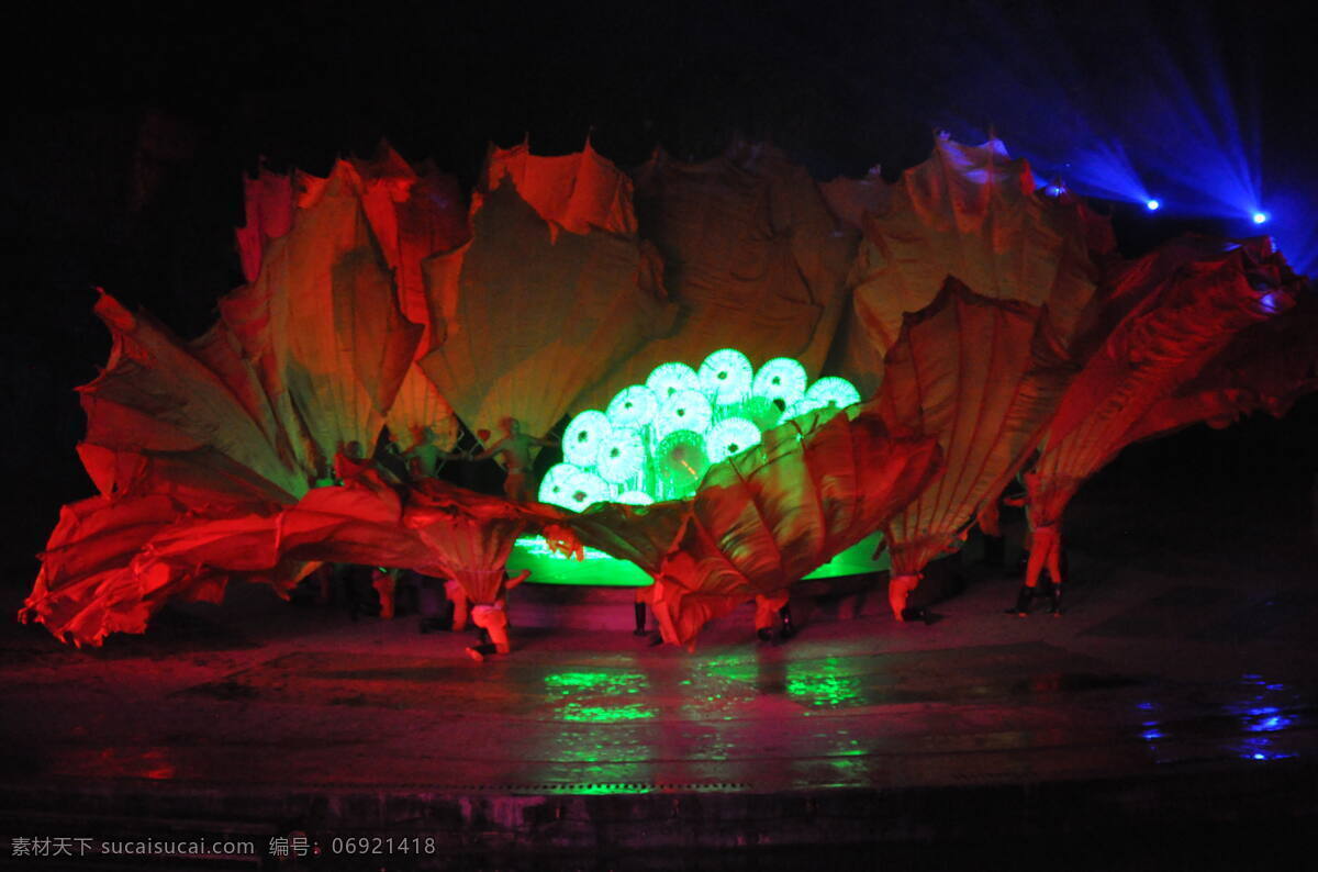 歌舞 花瓣 情景 文化艺术 舞蹈 舞蹈音乐 舞台 梦幻 太极 鲜花 盛开 梦幻太极 喜庆 舞台剧 大型 表演 psd源文件