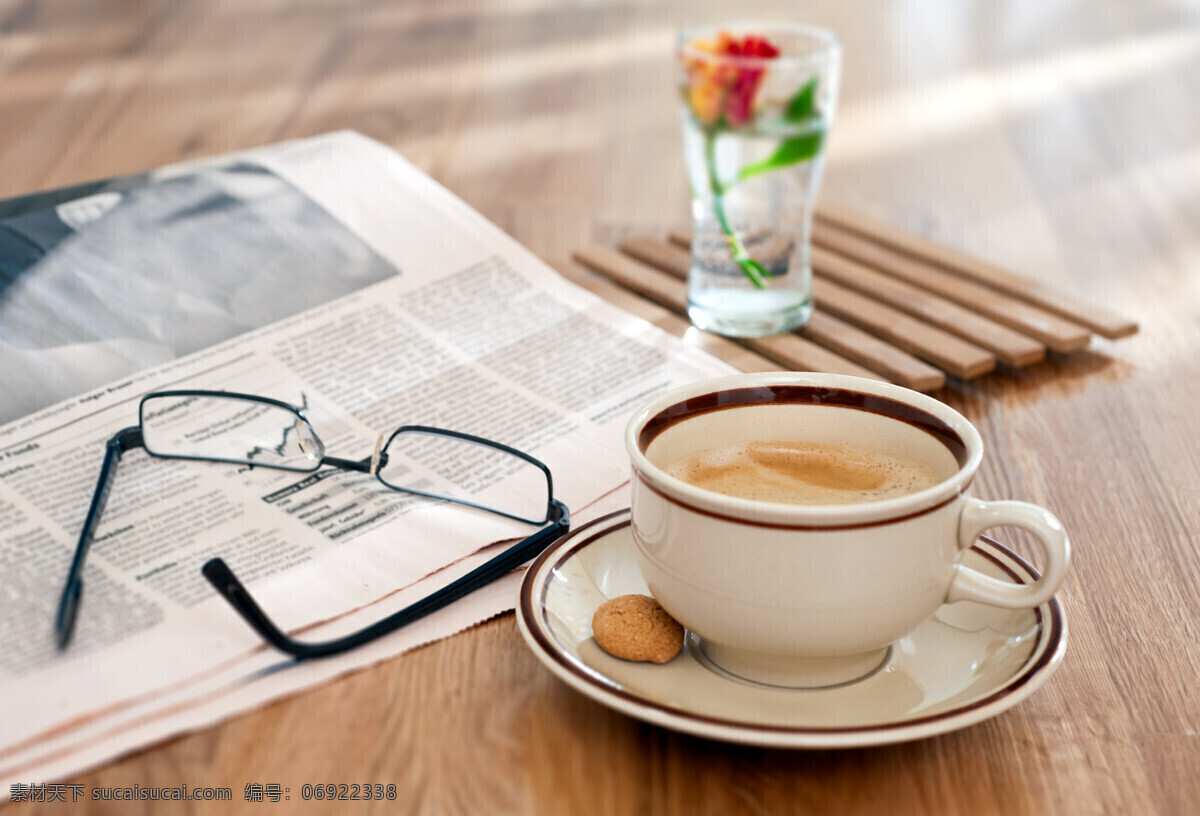 报纸 眼镜 咖啡 咖啡杯 休闲时光 咖啡文化 时尚 背景画面 清晨时光 享受清晨 享受时光 咖啡图片 餐饮美食