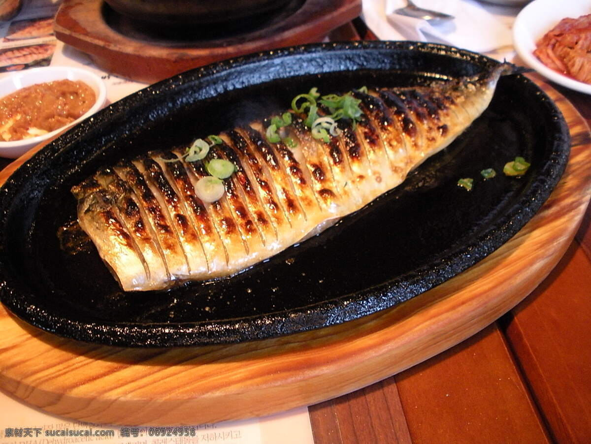 石锅煎鲅鱼 石锅 铁板 鲅鱼 煎鱼 烤鱼 美食 韩国 料理 韩国料理 传统美食 餐饮美食