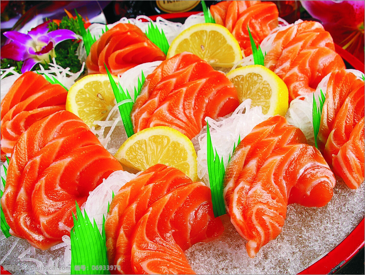 三文鱼刺身 柠檬 冰块 装饰品 盘子 拍摄图片素材 餐饮美食 传统美食
