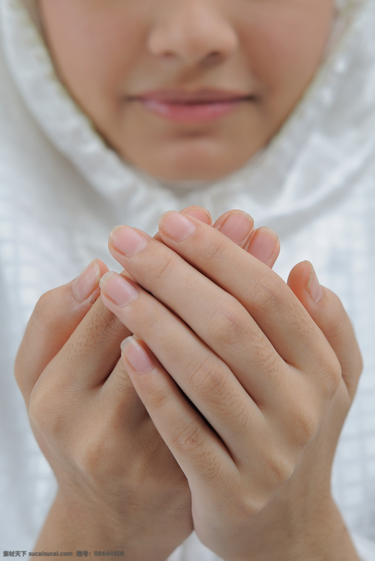 祈祷 美女 双手 手势 女人 眼睛 外国人物 人体器官图 人物图片