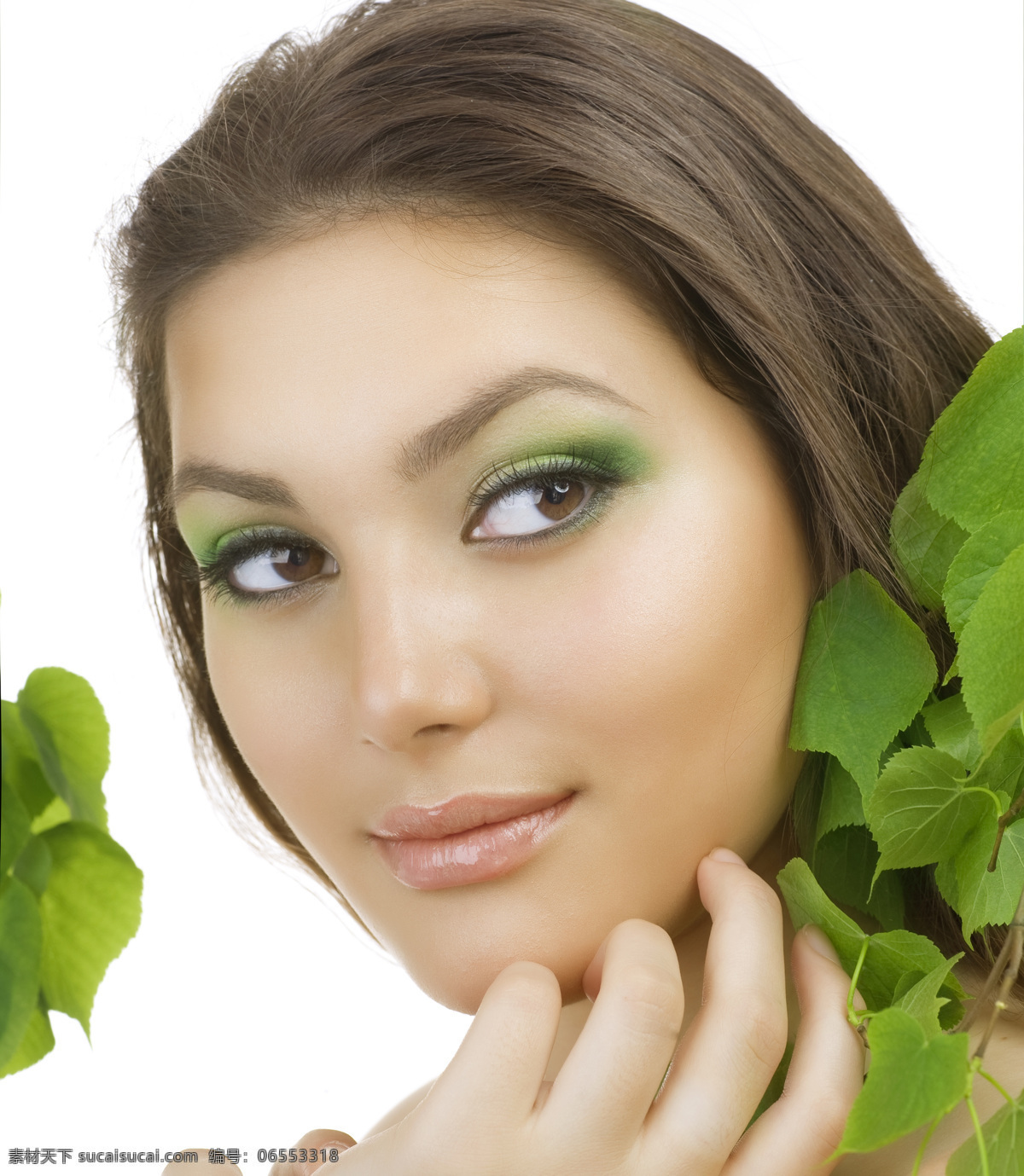 化 绿 眼 妆 气质 女人 人物 女性 漂亮 美丽女人 魅力 美容 护肤 化妆 彩妆 绿色眼影 绿叶 植物 摆造型 发型 人物图库 拍照 高清图片 美女图片 人物图片
