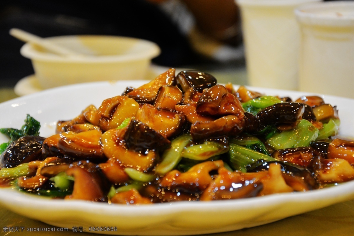香菇炒青菜 美食 炒青菜 东北菜 香菇 青菜 餐饮美食 传统美食