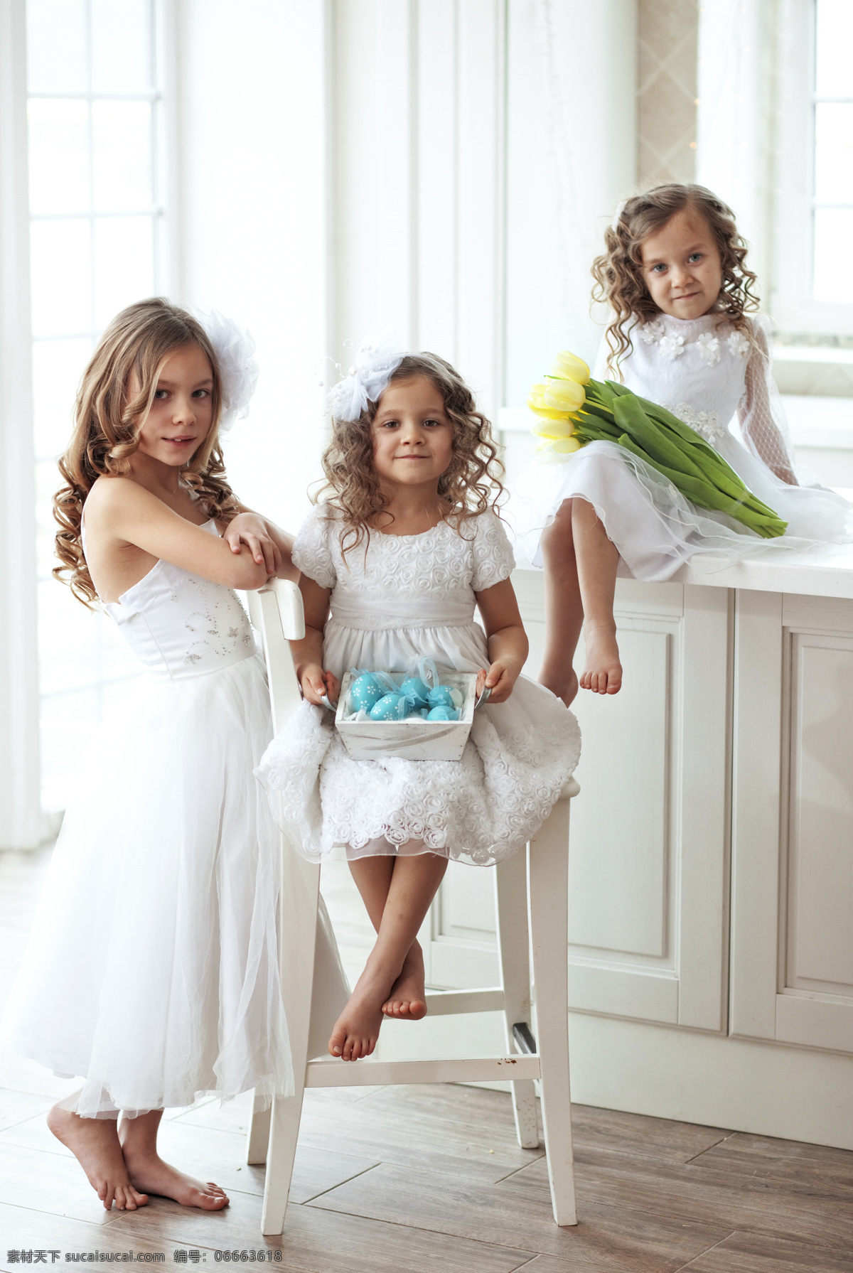穿 白色 礼服 三个 女孩 外国女孩 穿礼服 可爱 郁金香 儿童摄影 写真 儿童图片 人物图片