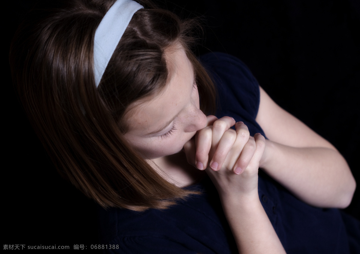 祈祷 美女图片 祝福 祷告 祷告的美女 生活人物 人物图片