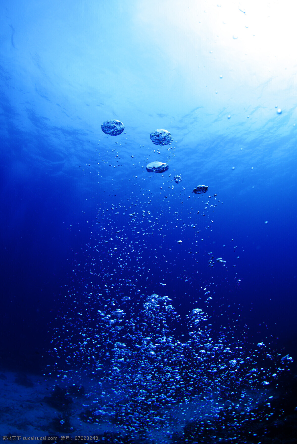 海底气泡 海底 气泡 琉球 潜水 湛蓝 清澈 自然景观 自然风景 摄影图库