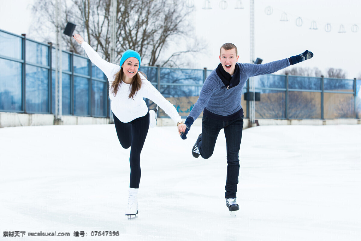 溜冰 场上 浪漫 情侣 恋人 运动 滑冰 冰雪 滑冰场 运动人物 体育运动 生活百科