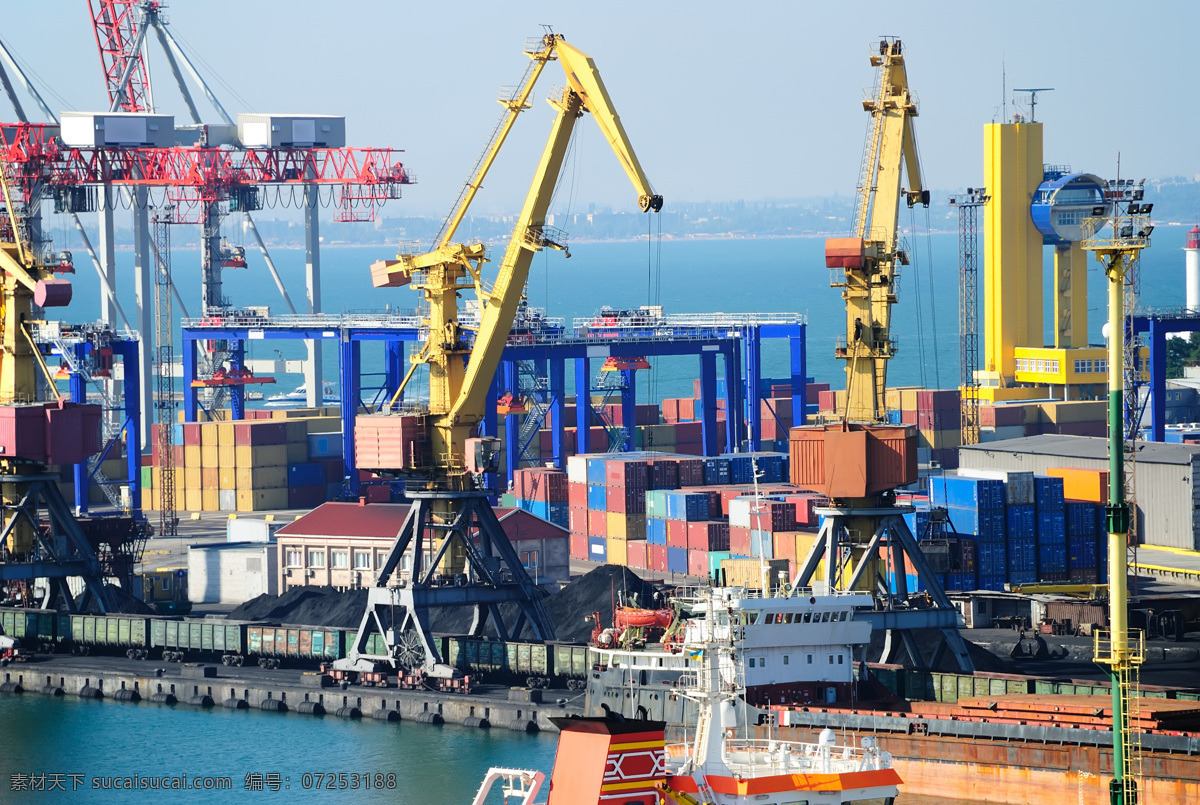 港口图片素材 工业生产 货运港口 工业码头 船只 货柜 海上运输 货船 现代科技