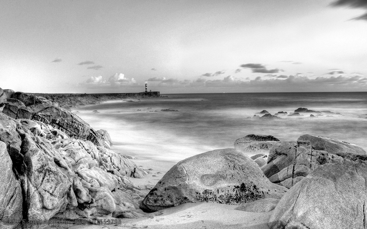 大海 大自然 灯塔 风景 海滩 沙滩 石头 摄影艺术 艺术 黑白照 岩石 云朵 自然风景 自然景观 psd源文件