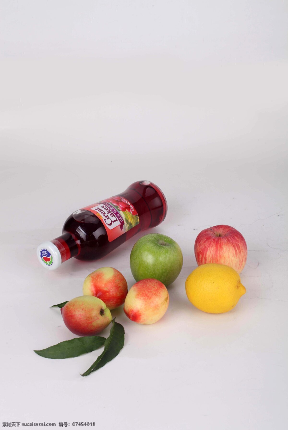 厨房生活 果汁 红苹果 柠檬 苹果 青苹果 设计素材 饮料 水果 桃子 叶子 葡萄汁 食材 生活素材 生活百科 装饰素材 室内设计