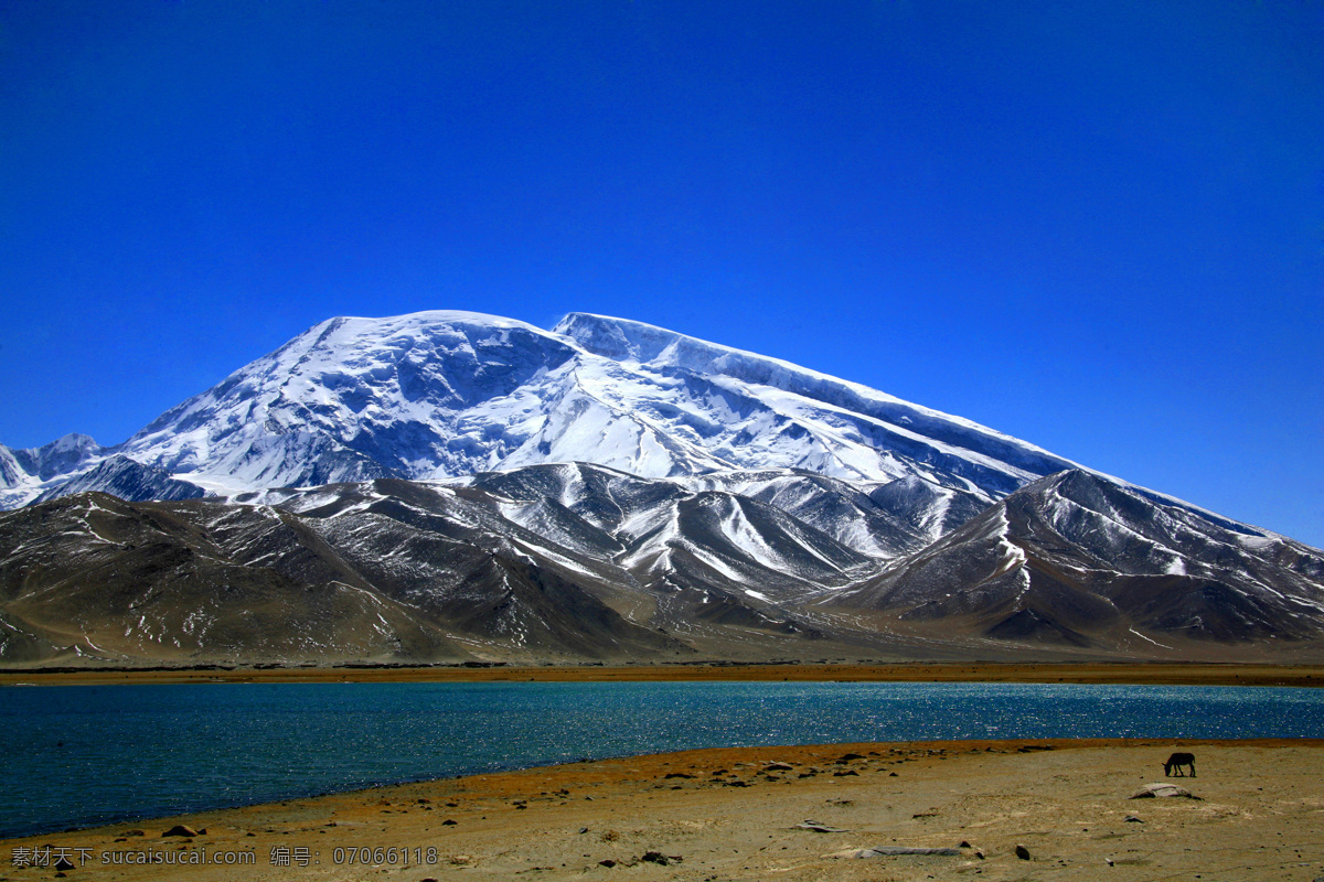 雪山 圣湖 新疆 慕士塔格 之父 高原圣湖 山水风景 自然景观