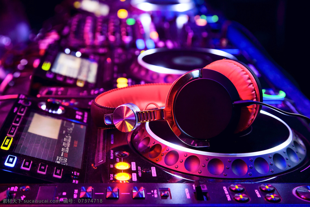 耳机 dj 碟机 dj音乐设备 dj音乐 酒吧迪厅 激情 音乐 舞台灯光 摇滚 打碟机 影音娱乐 生活百科