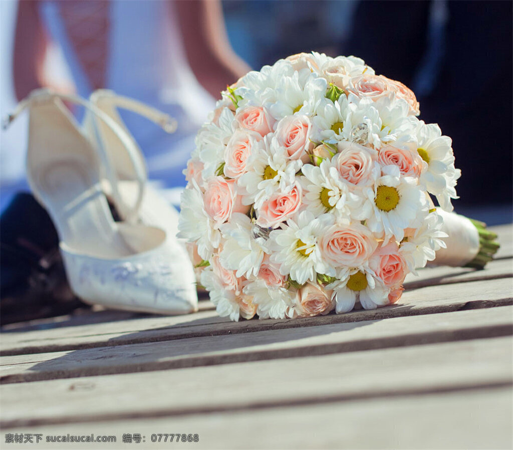 婚礼 鞋子 花束 新娘 新郎 高跟鞋 玫瑰花 美丽鲜花 美丽花朵 婚礼主题 结婚 新婚 其它人物 人物图片