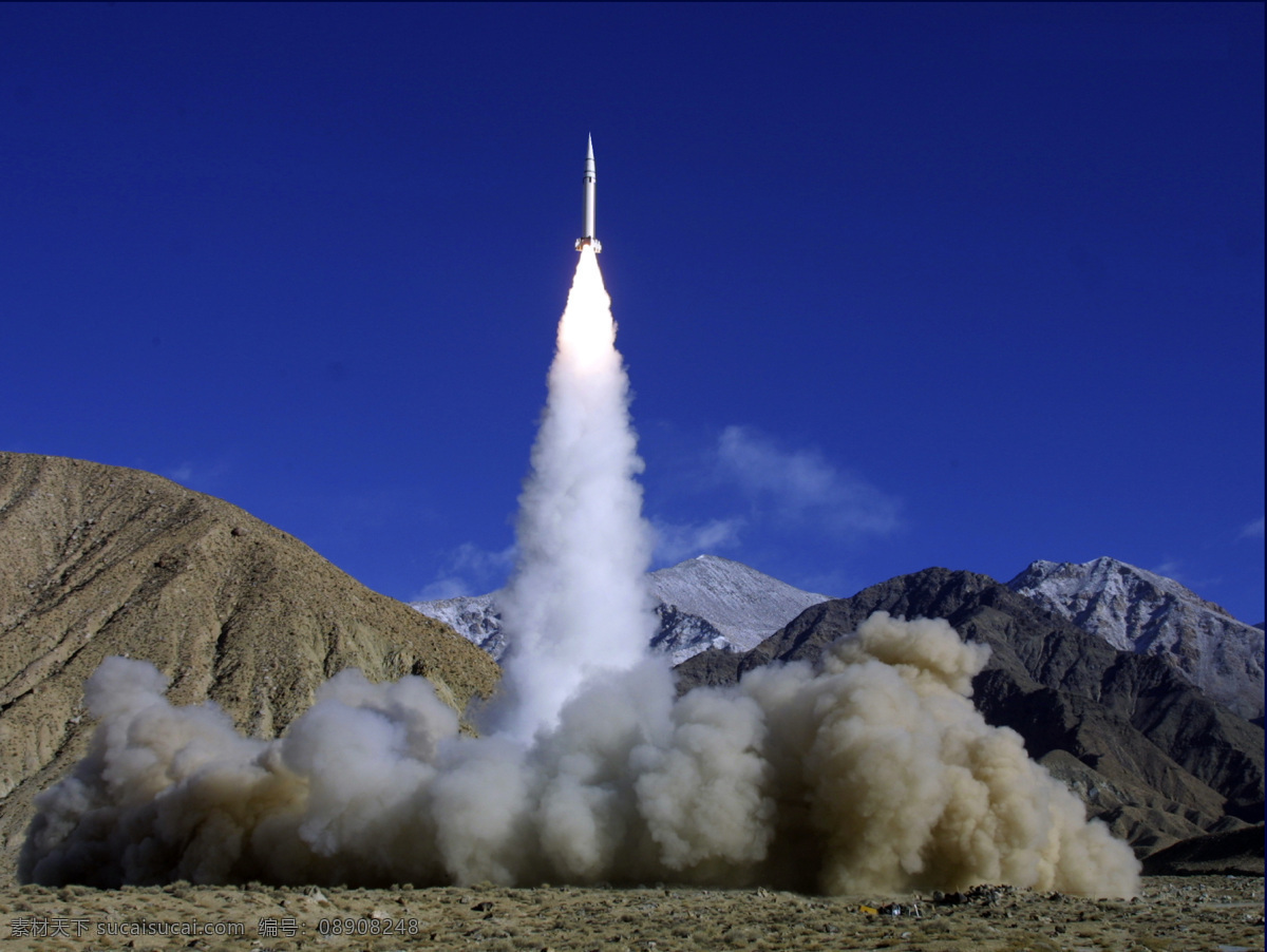 防空导弹 导弹 发射 蓝天 山脉 军事武器 现代科技