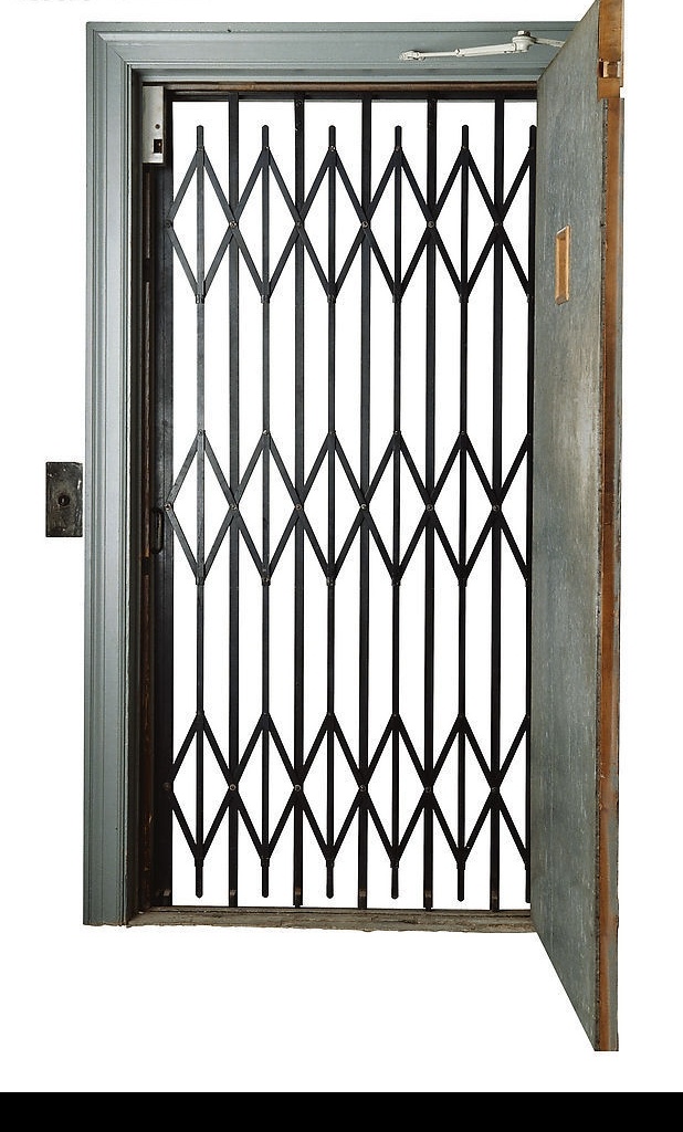 木门 铁门 不锈钢门 木窗 生活百科 生活素材 摄影图库