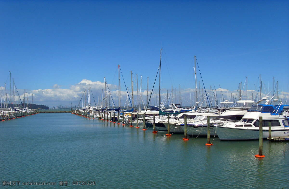 白云 大海 倒影 国外旅游 海水 蓝天 旅游摄影 码头 新西兰 风景图片 风景 游艇 桅杆 生活 旅游餐饮