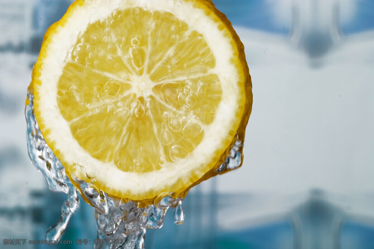 柠檬 生物世界 水滴 水果 新鲜 半个 柠檬切面 水 psd源文件