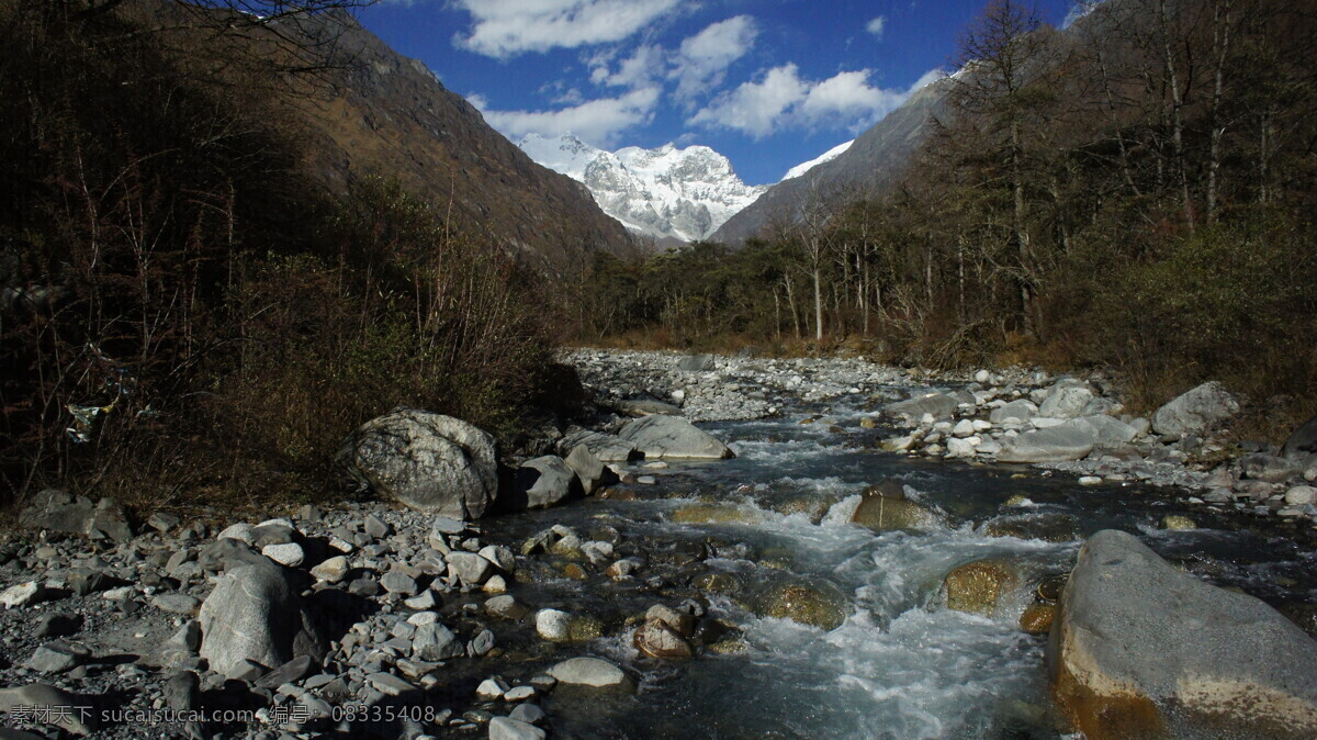 巴 王海 贡嘎 雪峰 巴王海 巴旺海 贡嘎山 河滩 雪山 秋色 冰川 山林 树林 蓝天 白云 清澈 湍急 石滩 海拔 石棉 南坡 草科乡 西蜀留影 自然景观 山水风景