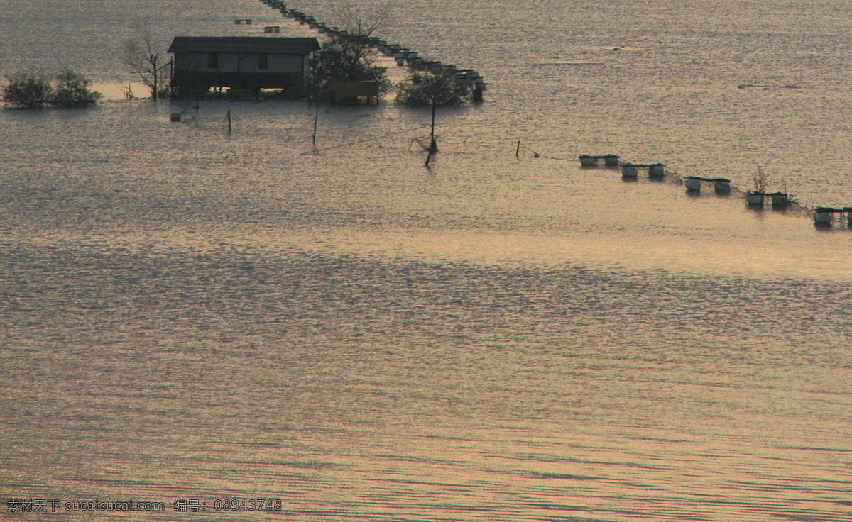 夕阳下的湖 湿地 水域 沼泽 湖水 倒影 湿地风光 生态系统 自然景观 湿地植物 湿地素材 湿地公园 湿地生态公园 农耕湿地 文化湿地 国家湿地公园 河流 园林风景 风景名胜 灰色