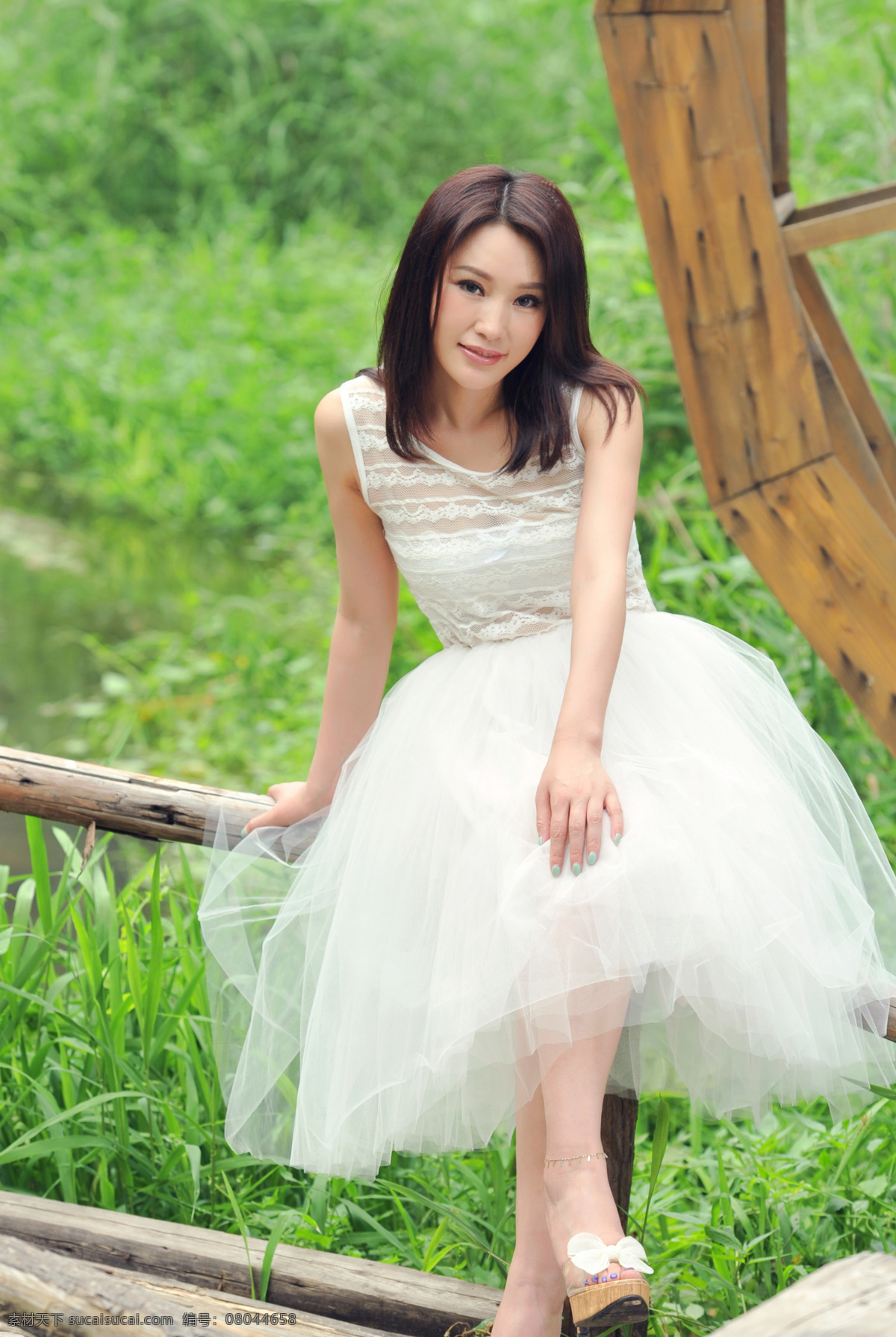 婚纱 室外 写真图片 女明星 女演员 歌手 大陆女星 港台女星 日韩女星 人像 女孩 模特 明星图片 人物图片