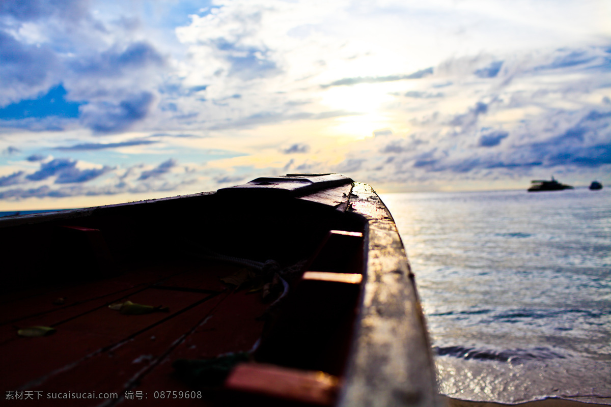 岸边船头 海边 岸边 木船 船头 夕阳 色彩 国外旅游 旅游摄影