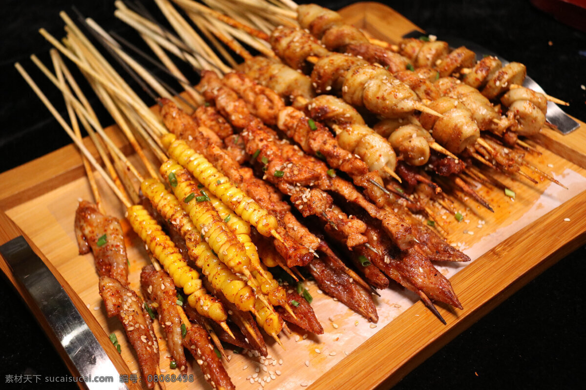 烧烤 烤 小肉串 烤翅尖 猪肉 插图 香肠 美味 鸡肉 背景 羊肉串 玉米串 烤面筋 夜宵 小吃 下酒菜 烤肉串 羊肉烤串 餐饮美食 传统美食