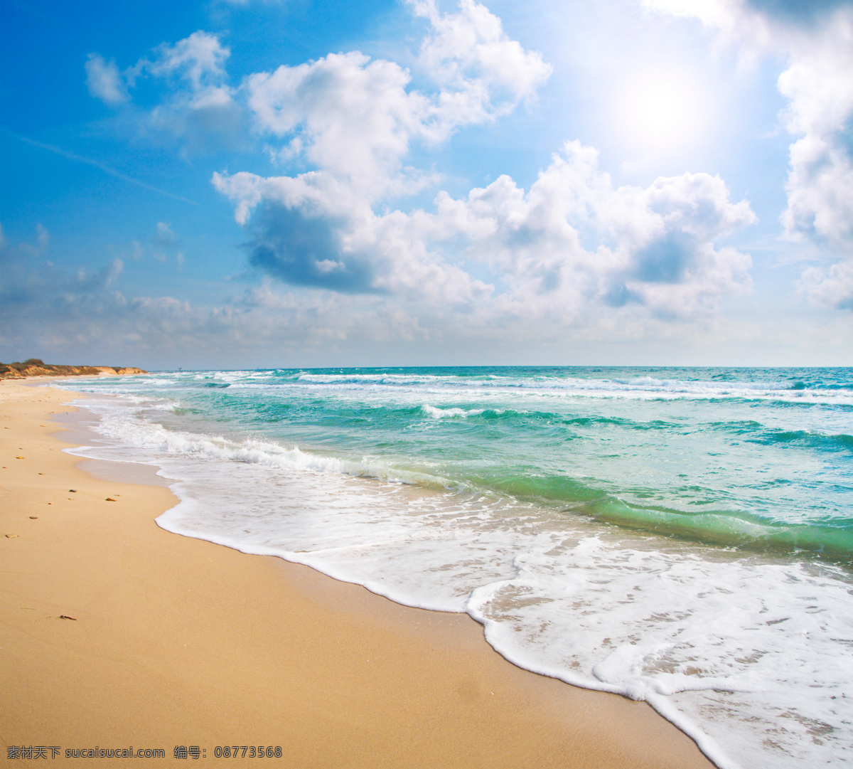 白云 碧海蓝天 大海 海岸 海边 海滨 海浪 蓝天 滩 美景 海滩美景图片 沙滩 阳光 蓝天白云 云朵 海天一色 自然风景 自然景观 自然风景系列 psd源文件