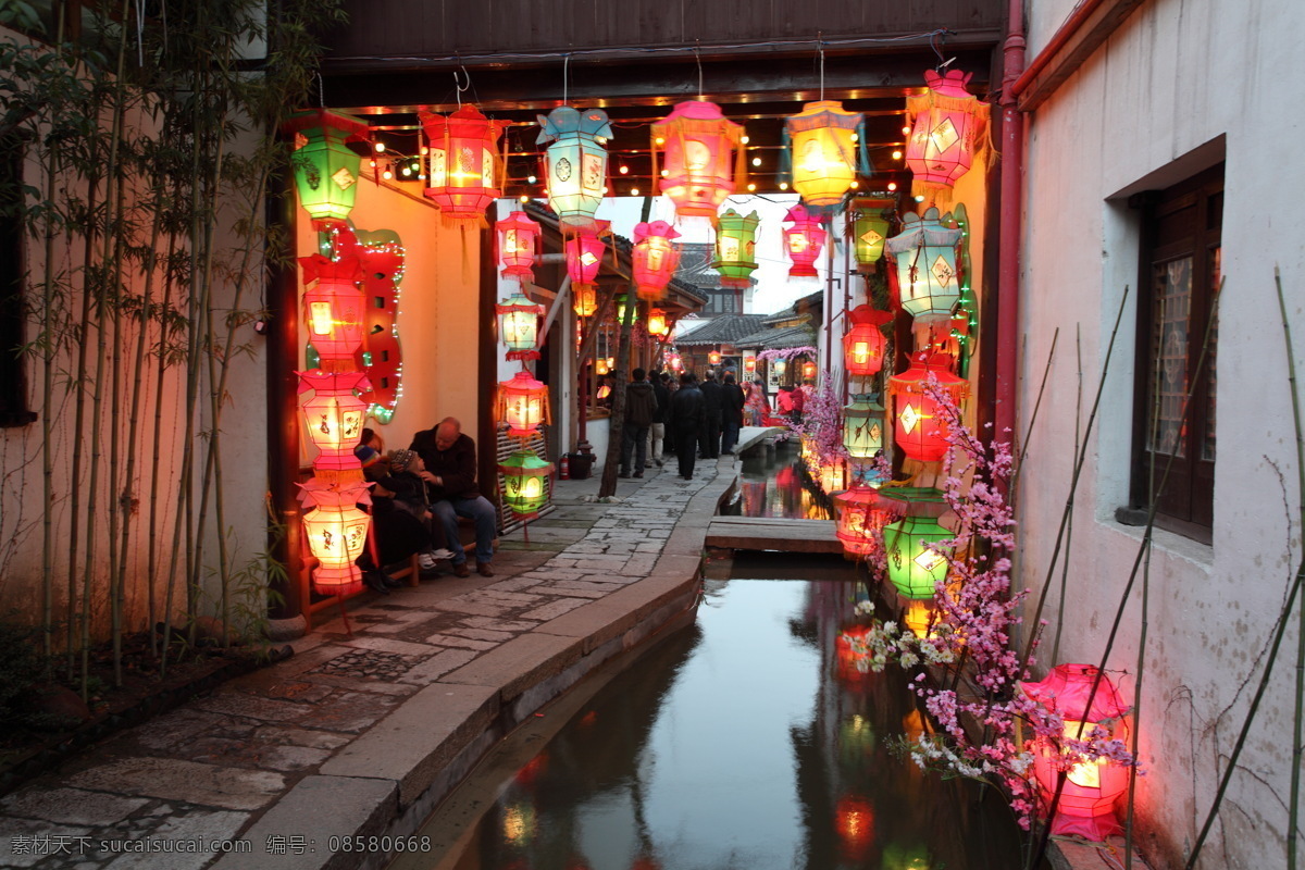 灯笼高高挂 江南建筑 过节 元宵节 古代气氛 老风俗 风俗人情 民间风情 民间传统 传统文化 古装饰 壁灯 古文化 文化艺术