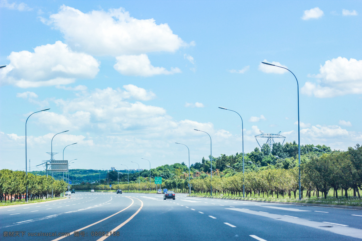蓝天白云 高速公路 空旷 一望无际 行驶中 旅游摄影
