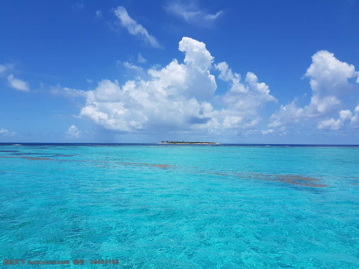 大海 沙滩 海浪 海水 蓝色 浪花 美丽海洋 海洋 背景 壁纸 蓝天 白云 天空 自然景观 自然风景