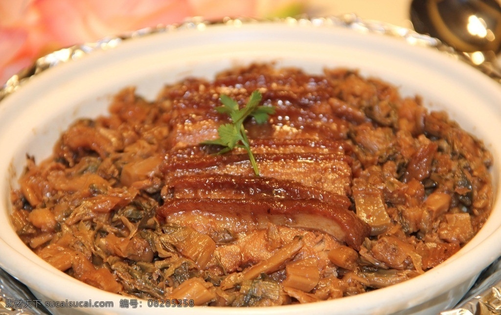 梅菜扣肉煲 梅菜 扣肉煲 中式 菜谱 美食 中式菜式 传统美食 餐饮美食