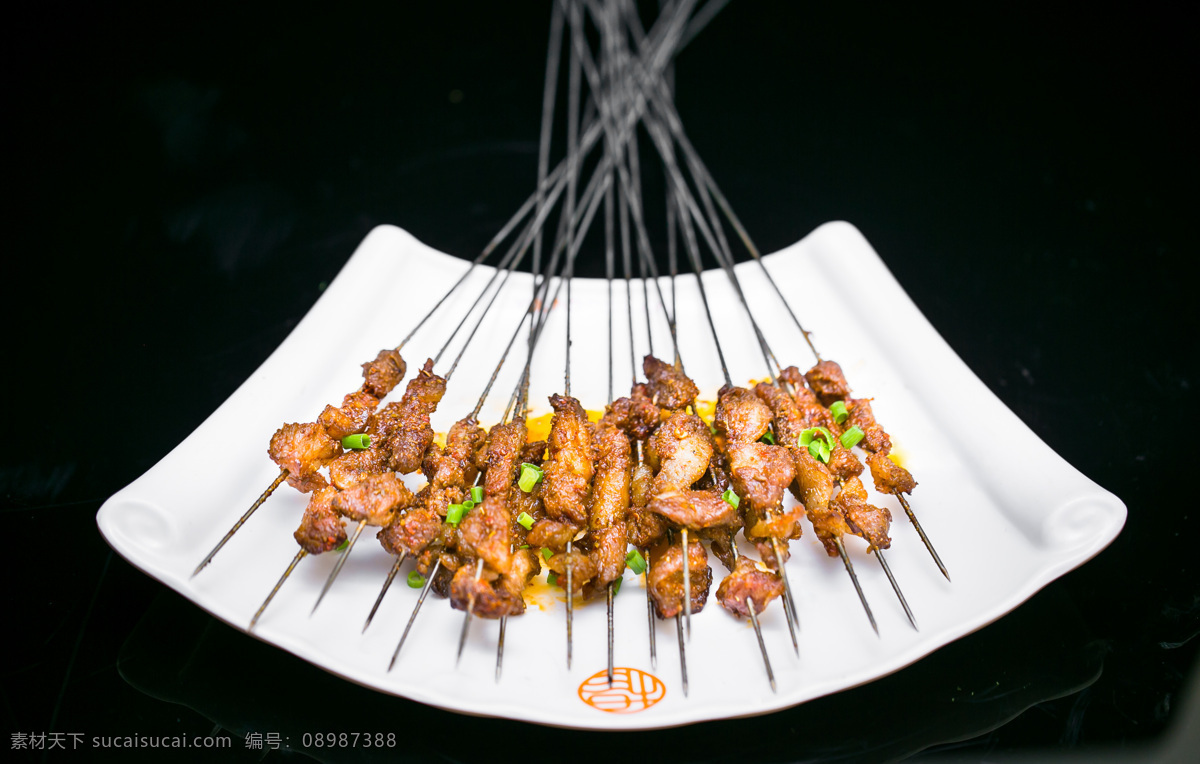 烤肉 烤肥肉 烤串 烧 烧烤 烤羊肉 烤牛肉 烤猪肉 餐饮美食 传统美食