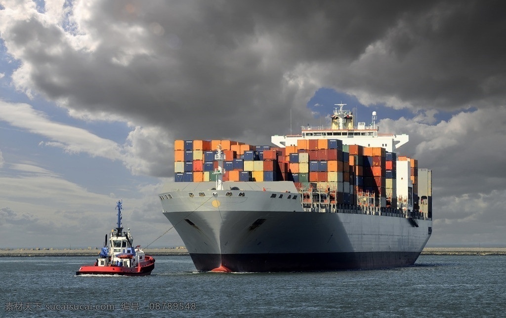 轮船 港口 集装箱 船舶 货轮 码头 海港 港湾 大海 吊车 吊机 海岸线 航行 远航 工业生产 现代科技